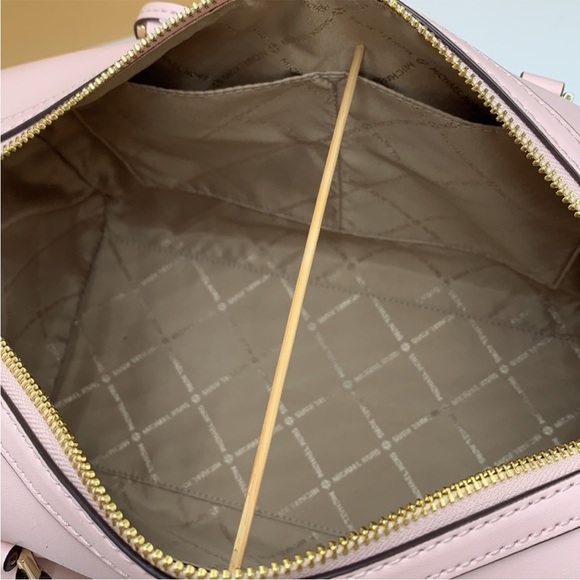 Michael Kors Pink Weekend Travel Bag - Picture 12 of 15